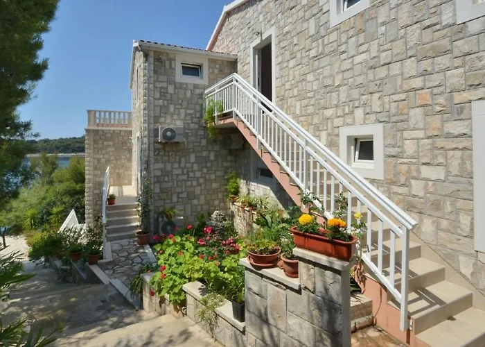 아파트 In Karbuni With Sea View, Terrace, Air Conditioning, W-lan 3609-2 Blato (Korcula)